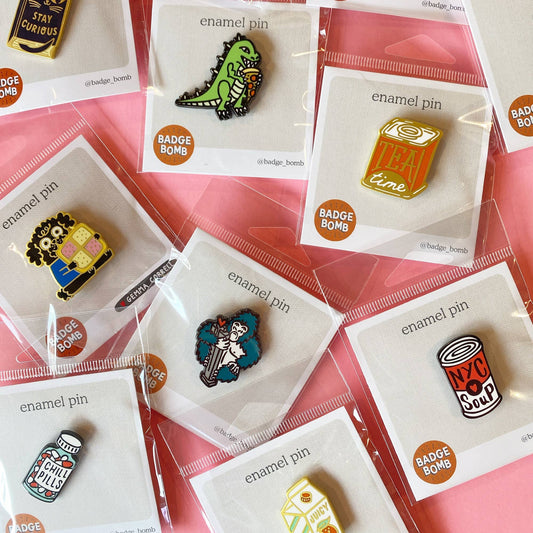 Badge Bomb - Mom Heart Enamel Pin