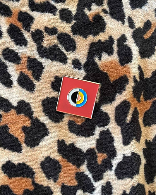 Pin Museum - Svanen (The Swan) Enamel Pin