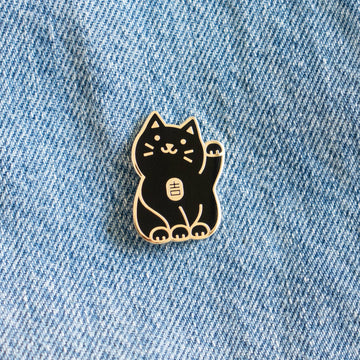 Everyday Olive - Lucky Cat Pin: Black / Gold