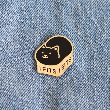 Everyday Olive - I Fits I Sits Pin: Gold/black